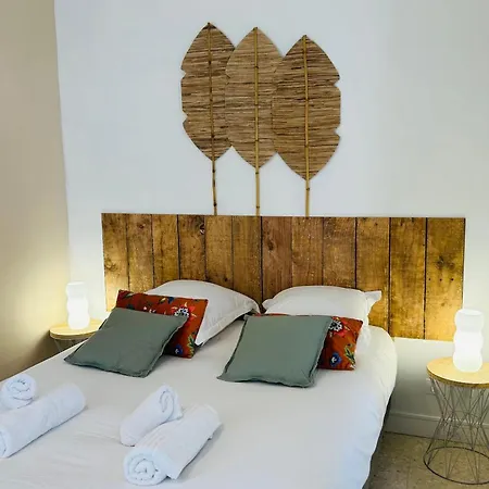 T2 In La Faviere - 5 Minutes From The