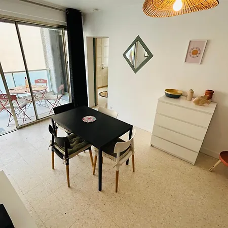 T2 In La Faviere - 5 Minutes From The